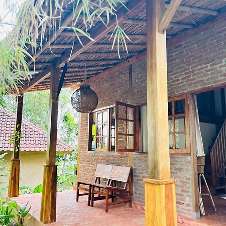 Santai House Apartment Tetebatu Exterior photo